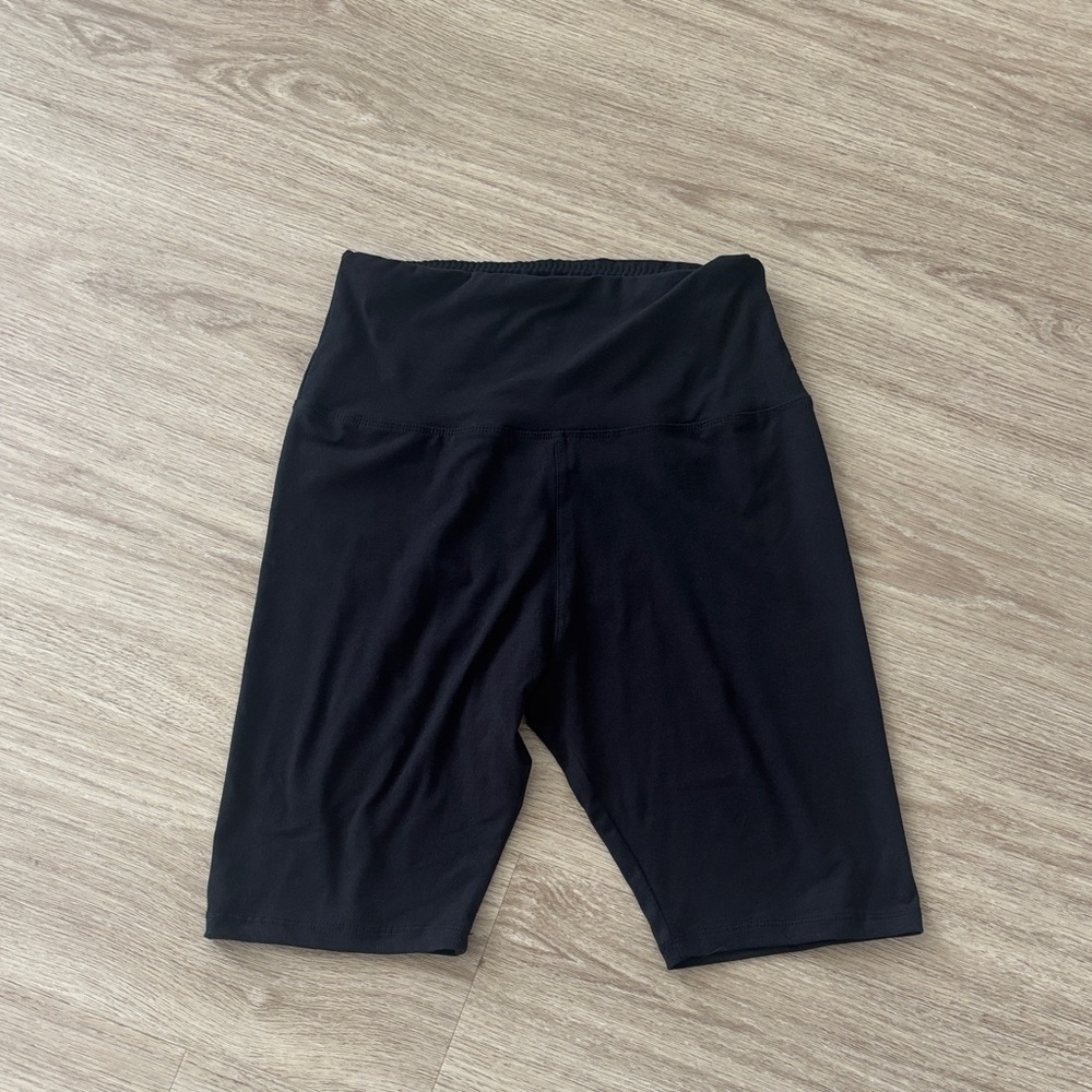 Amazon Basics Black Women's High-Waisted Bike Shorts